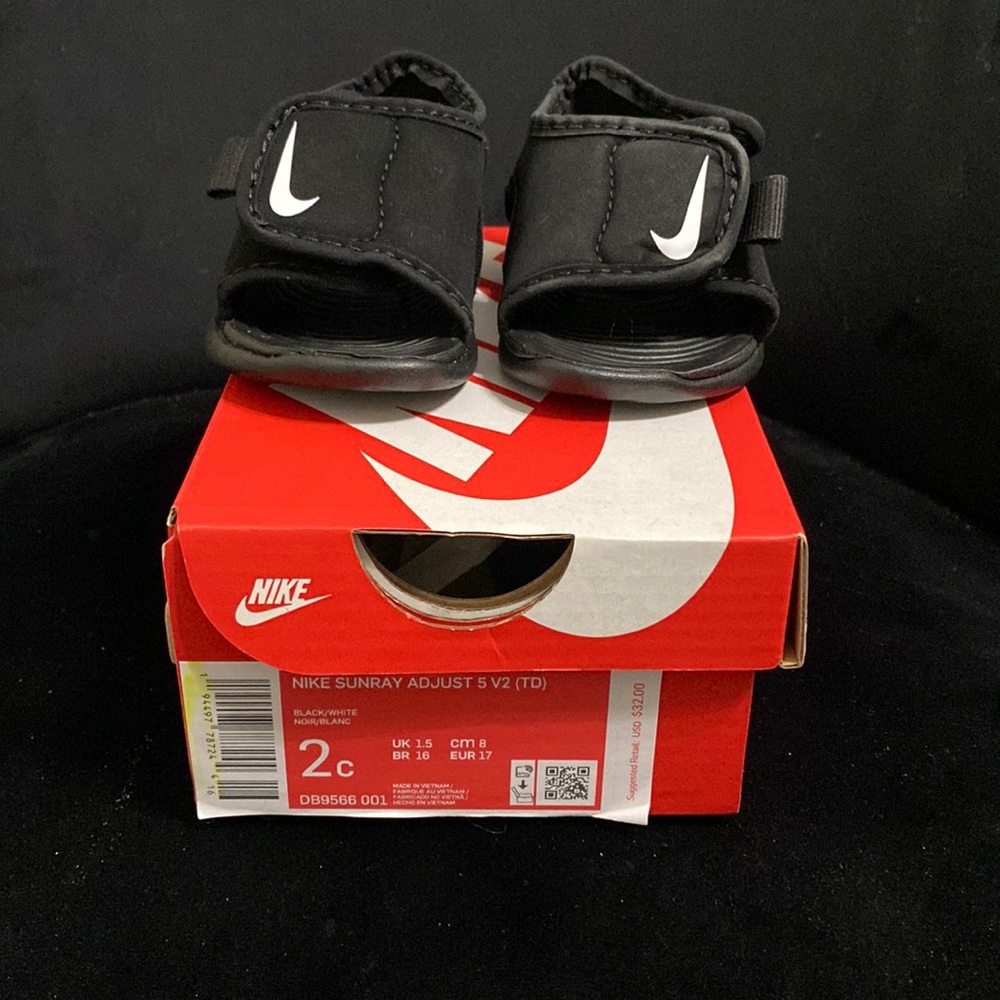 Nike sandals 2c